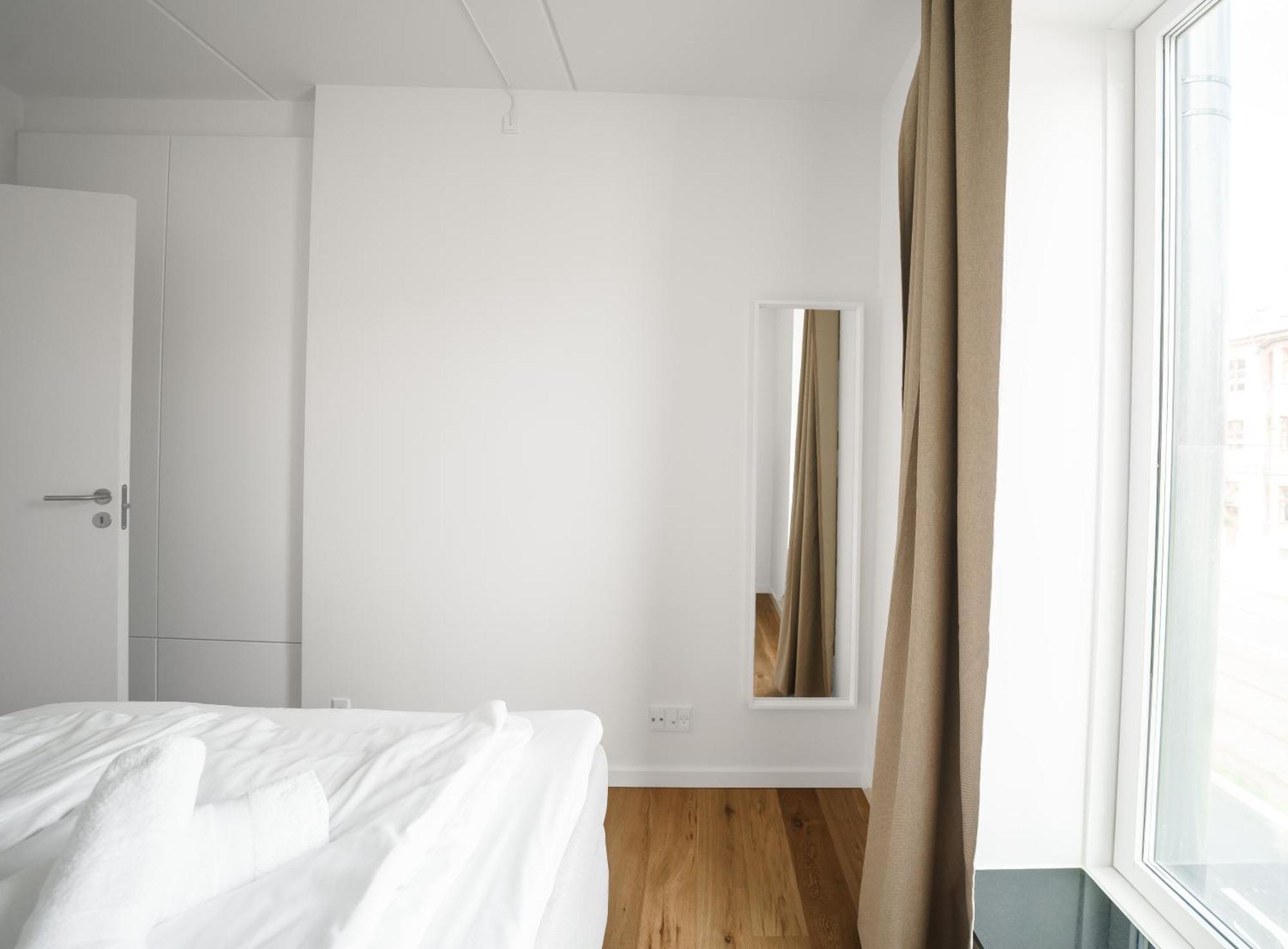 Fantastic 2-bed W Balcony *