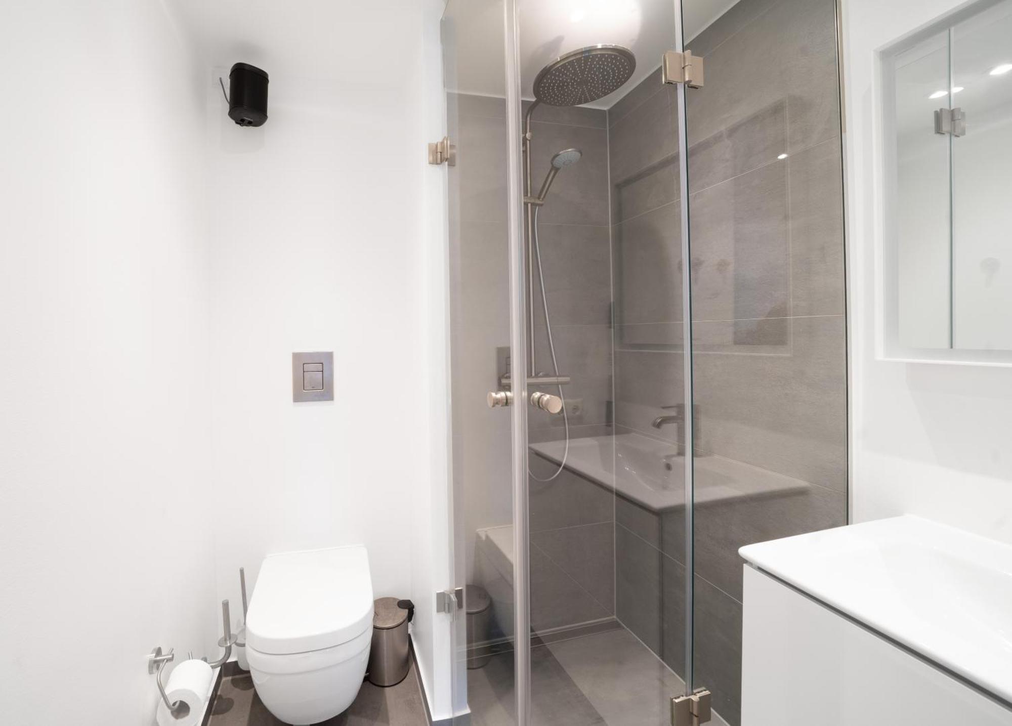 Fantastic 2-bed W Balcony Lägenhet